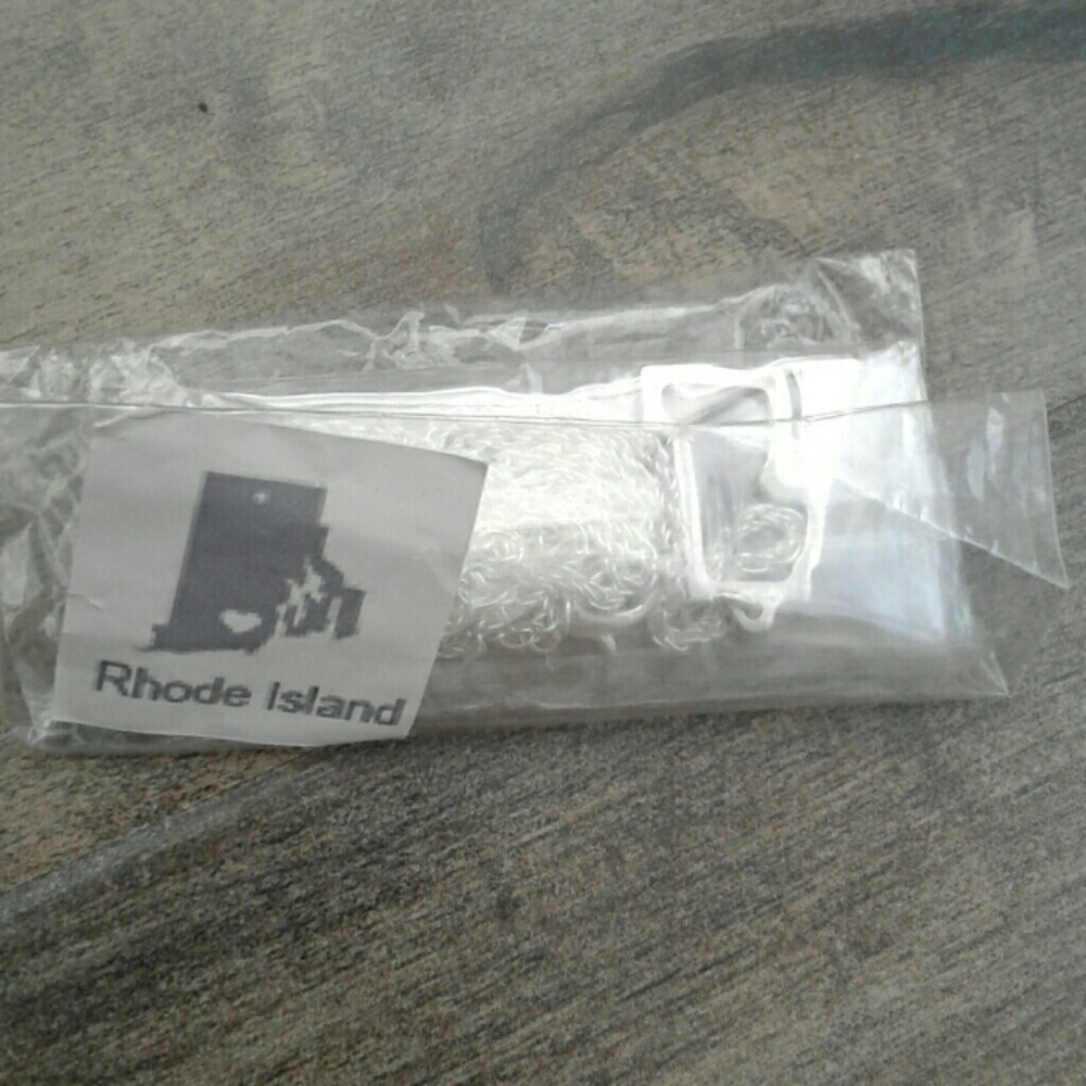 Brand new Rhode Island shape state necklace silver